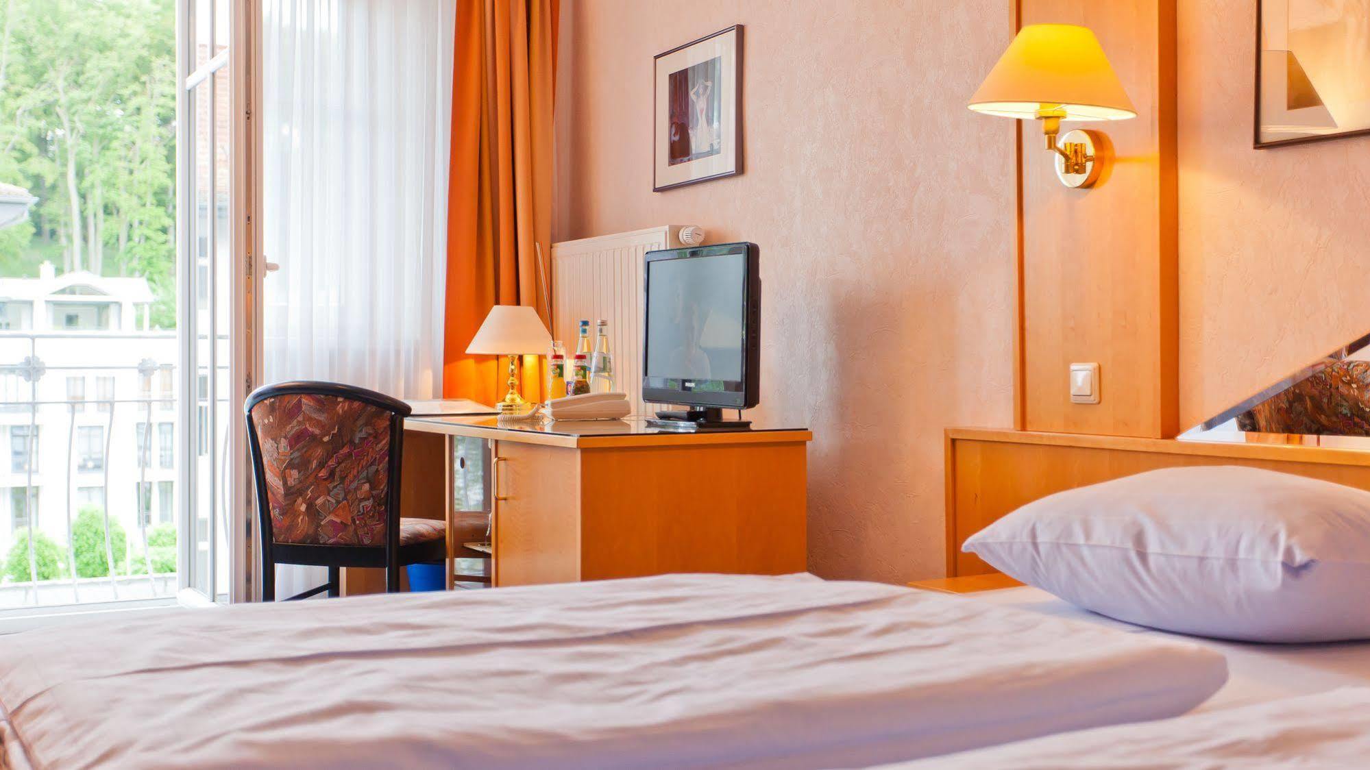 Hotel Villa Subklew Sellin  Buitenkant foto